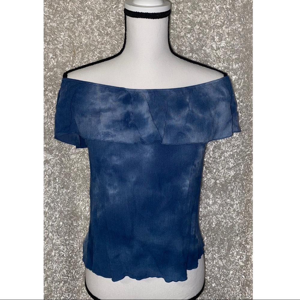 Size S Blue Off-The-Shoulder Shirt
